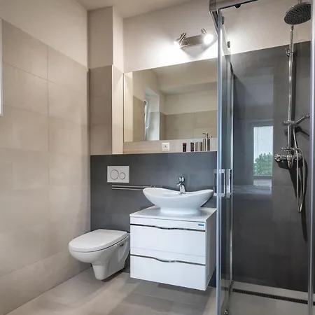 Anna - * Bešeňová