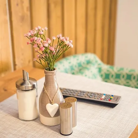 Anna - * Bešeňová