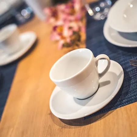 Anna - * Bešeňová